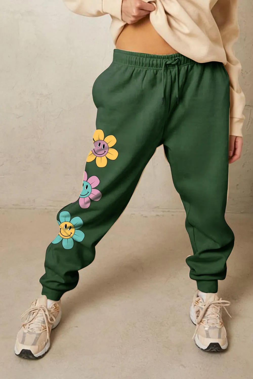 *APP EXCLUSIVE* Retro Flower Graphic Long Sweatpants