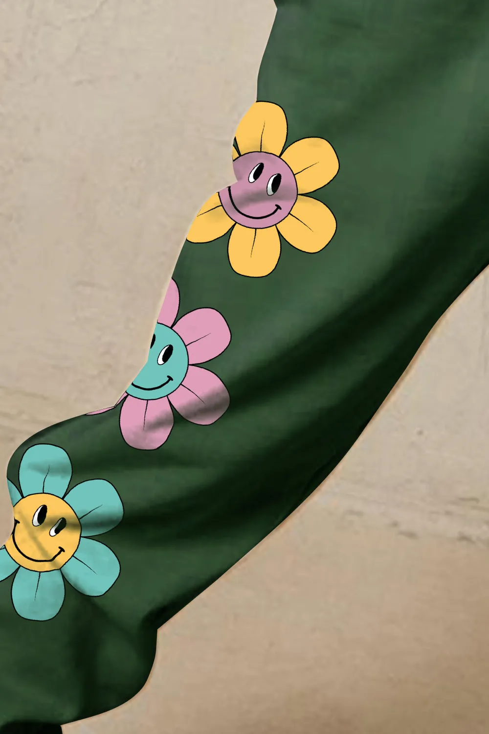 *APP EXCLUSIVE* Retro Flower Graphic Long Sweatpants