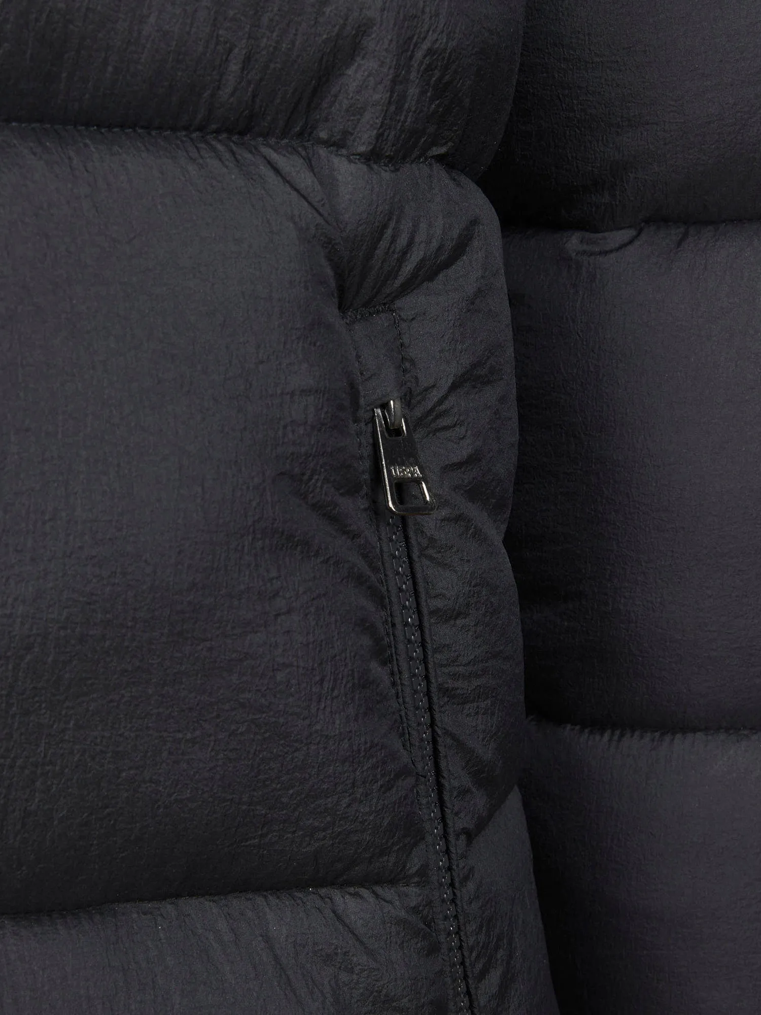 Mens Hooded Quilted Puffer Coat in Black