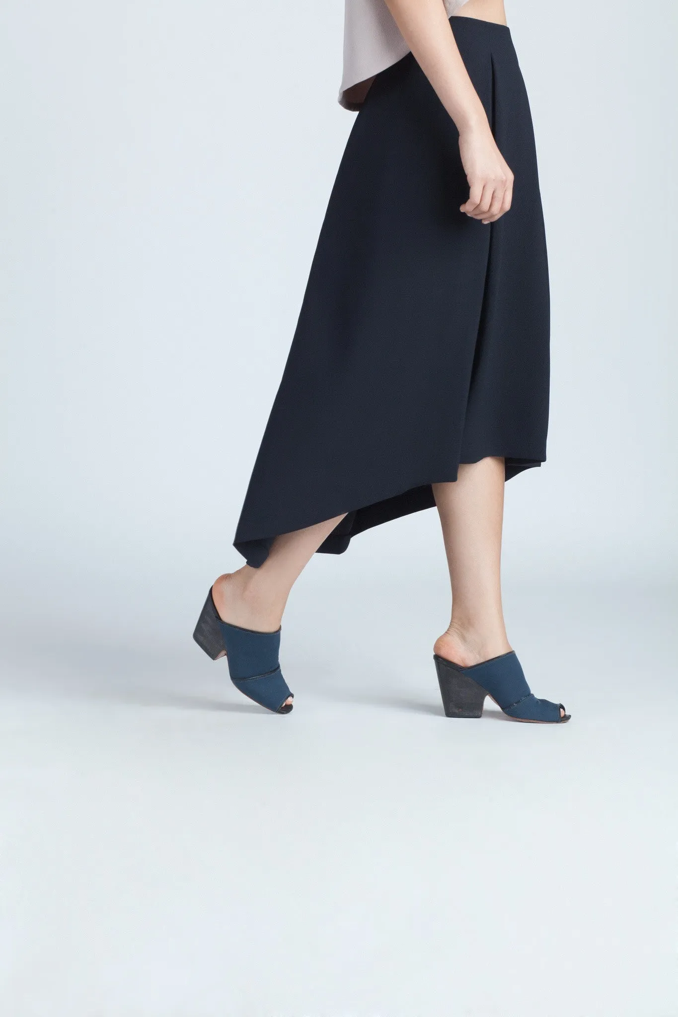 Piece Of Ring Pleated Midi Skirt - Black Blue