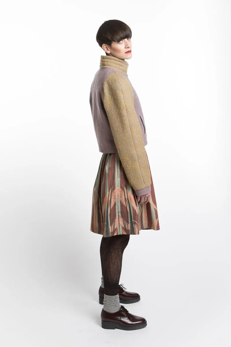 Pleated skirt with leave print