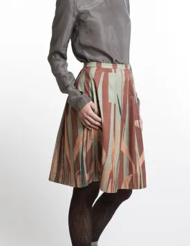 Pleated skirt with leave print