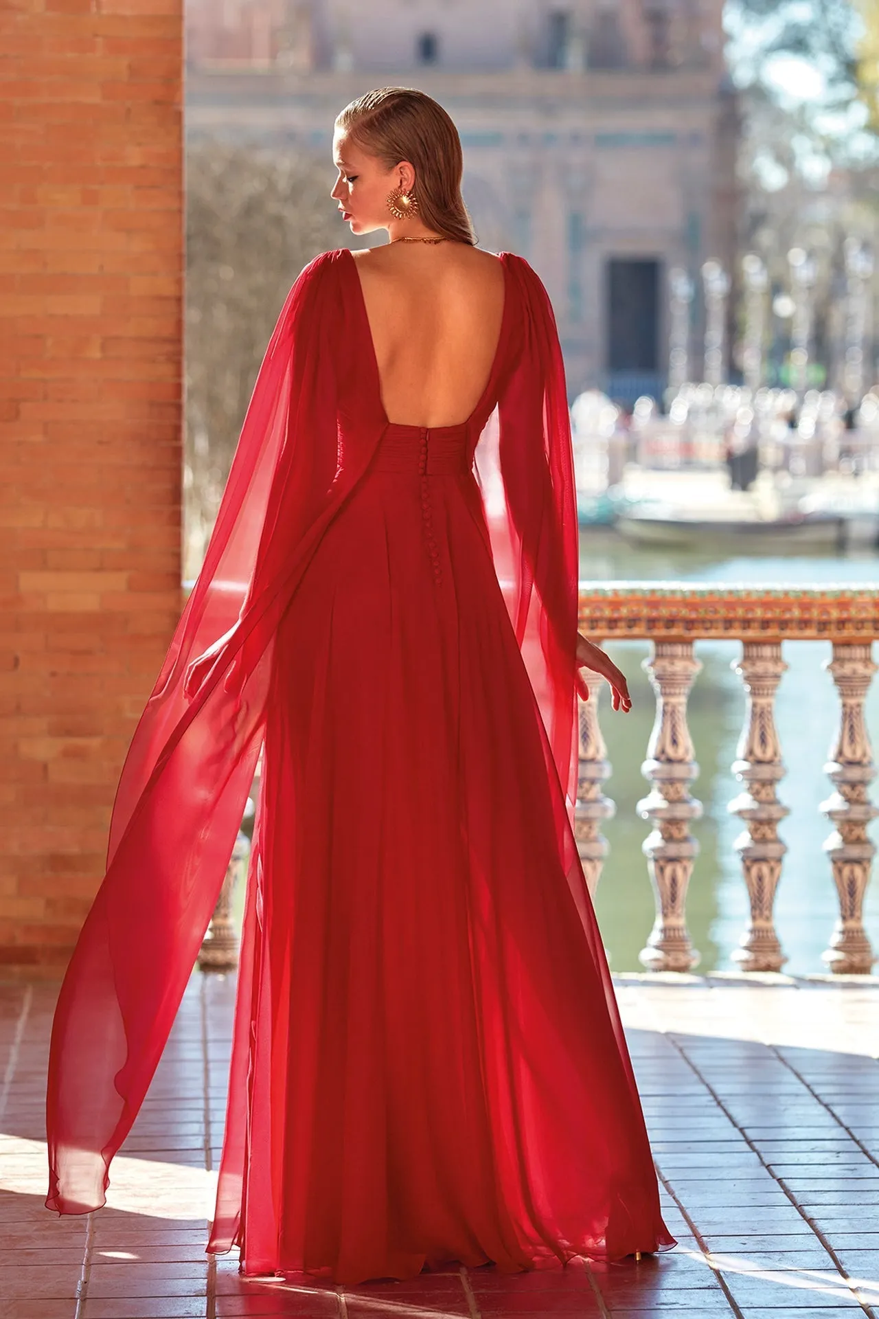 Sleeveless Pleated Flowy Dress