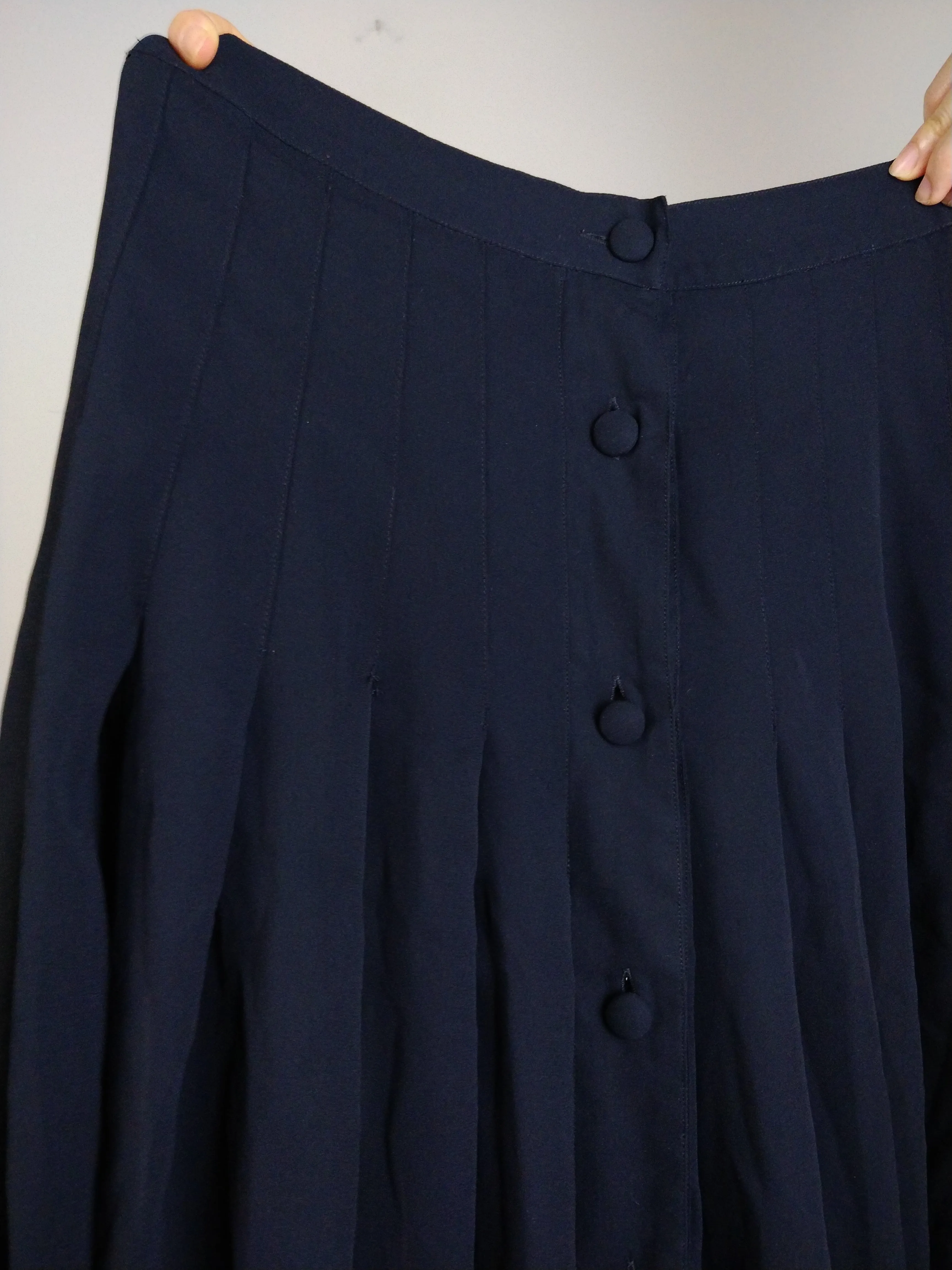 The Pleated Skirt | Vintage mini midi skirt black navy blue S
